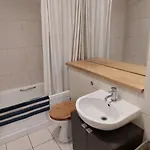 Spacious Riverside 1bd In Bustling Village Apartamento Dublín
