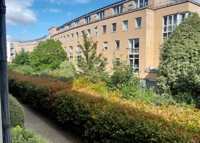 Spacious Riverside 1bd In Bustling Village